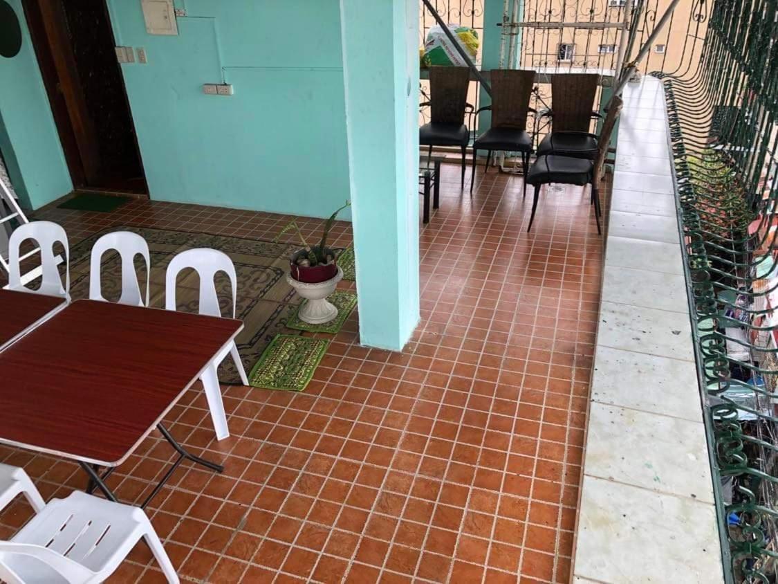 The Mansion - Backpackers Near Airport Apartment Manila Exterior photo