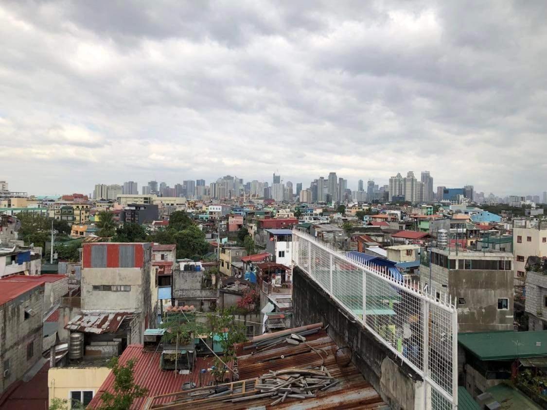 The Mansion - Backpackers Near Airport Apartment Manila Exterior photo